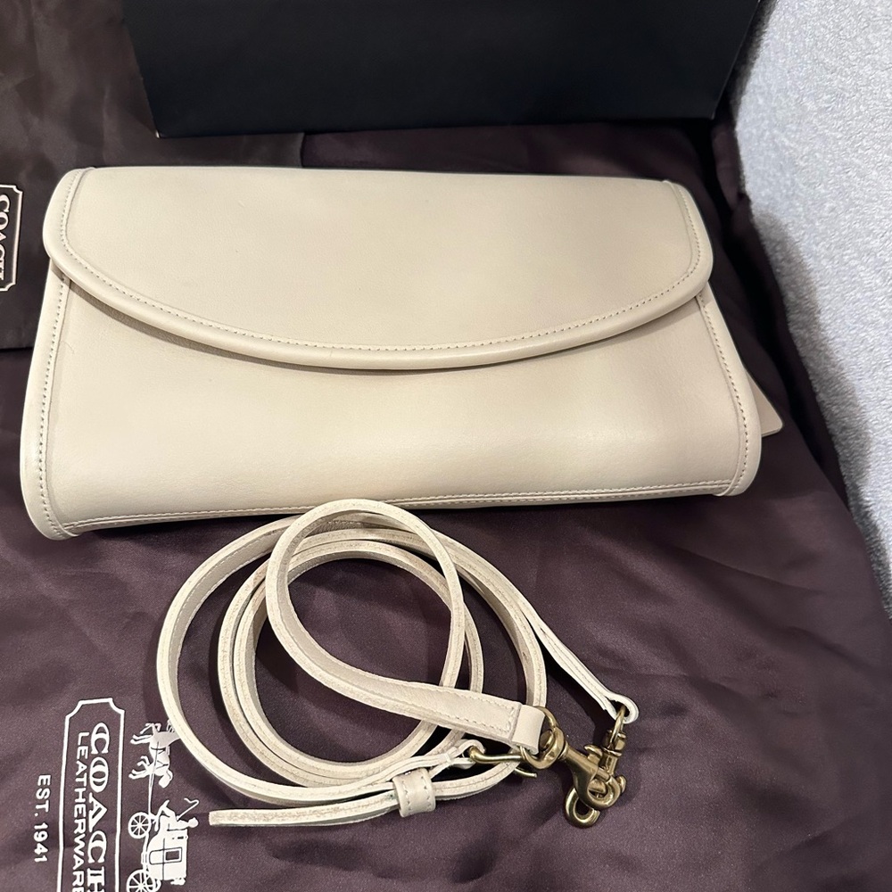 Iconic Coach bone vintage crossbody - Picture 4 of 13